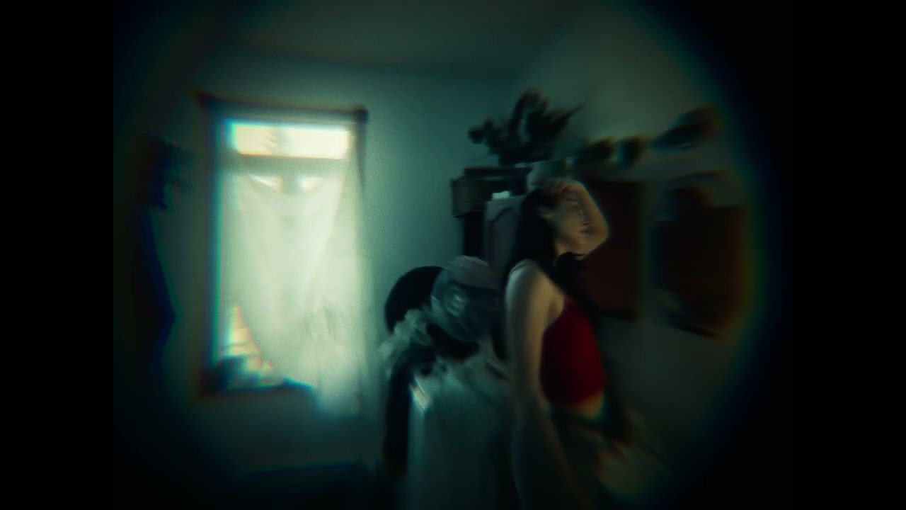 Laroie - Stuck Here (Official Music Video)