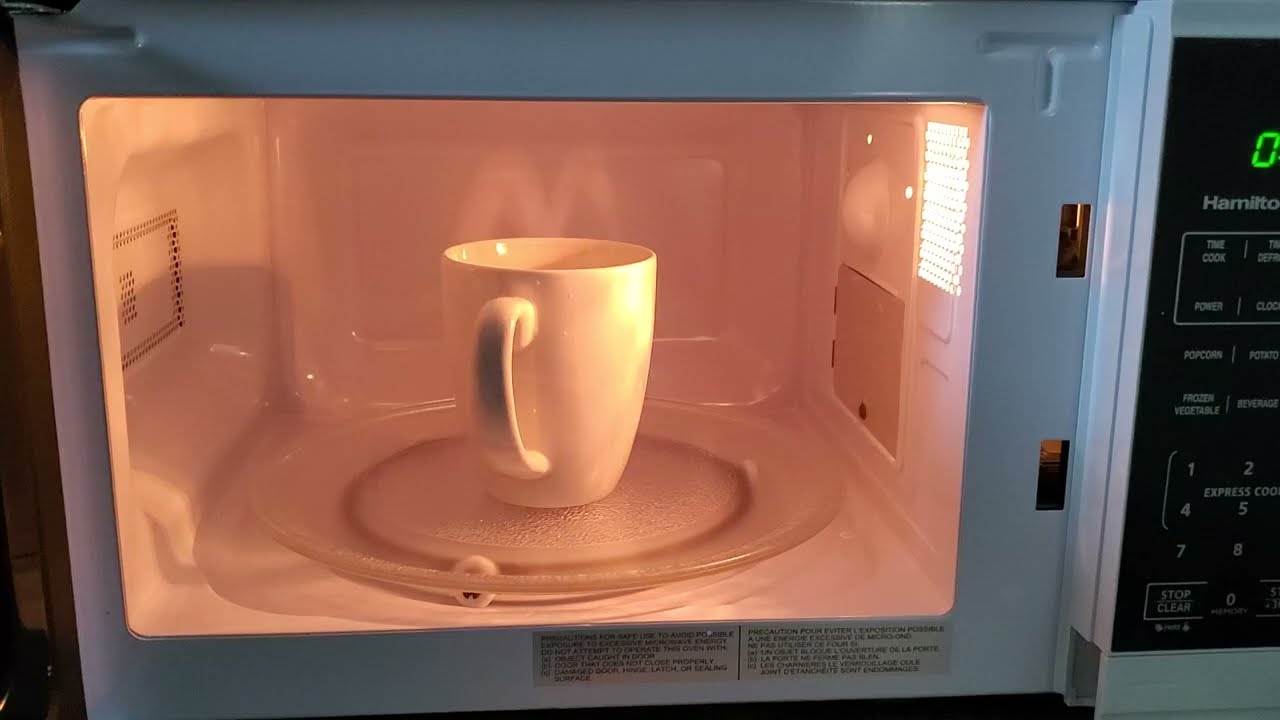 Microwave Hamilton Beach 0.7 cu ft 700W , White Model Number EM720C2SE-CW