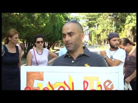 სამტრედიაში პოლიციის შენობასთან ძალადობის წინააღმდეგ აქციას ზუგდიდიც შეუერთდა