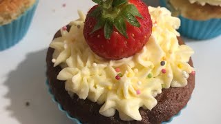 كب كيك منزلي سهل ولذيذ مع طريقة عمل الكريمة-Homemade cupcakes easy and delicious way