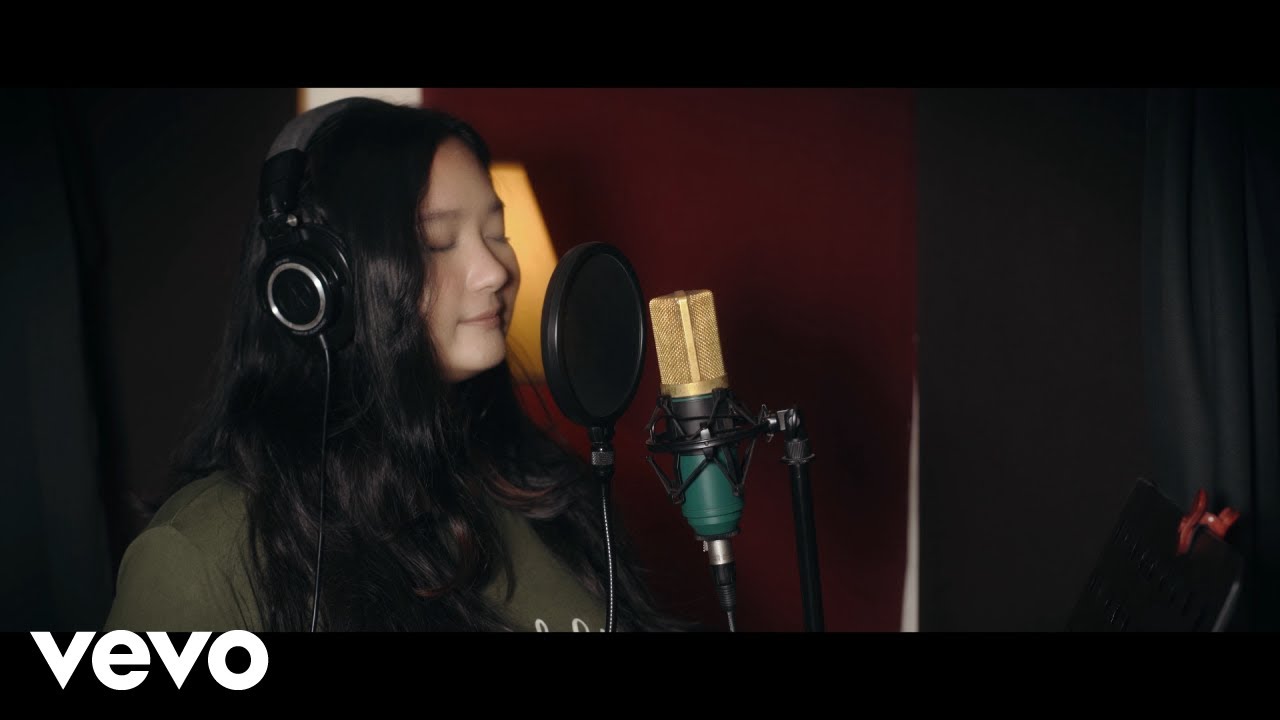 Watch ekira - Dandelions on YouTube Watch ekira - Dandelions on YouTube