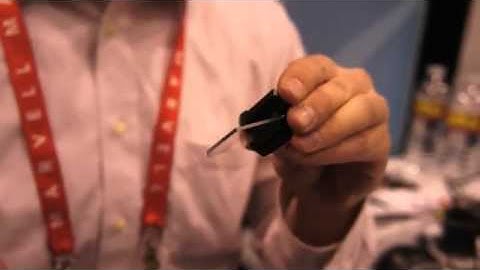 Lumus wearable display unit eyes-on at CES 2012