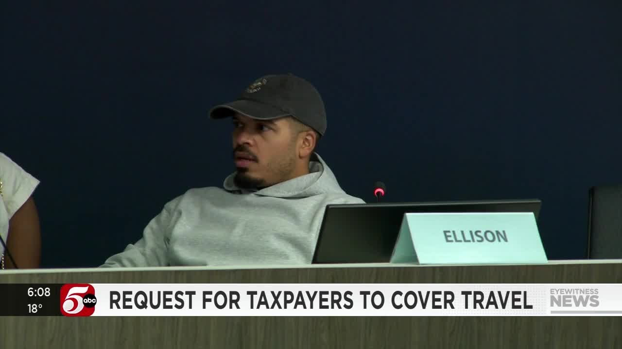 Электронные письма показывают, что Эллисон хотел, чтобы налогоплательщики оплачивали его поездки ...