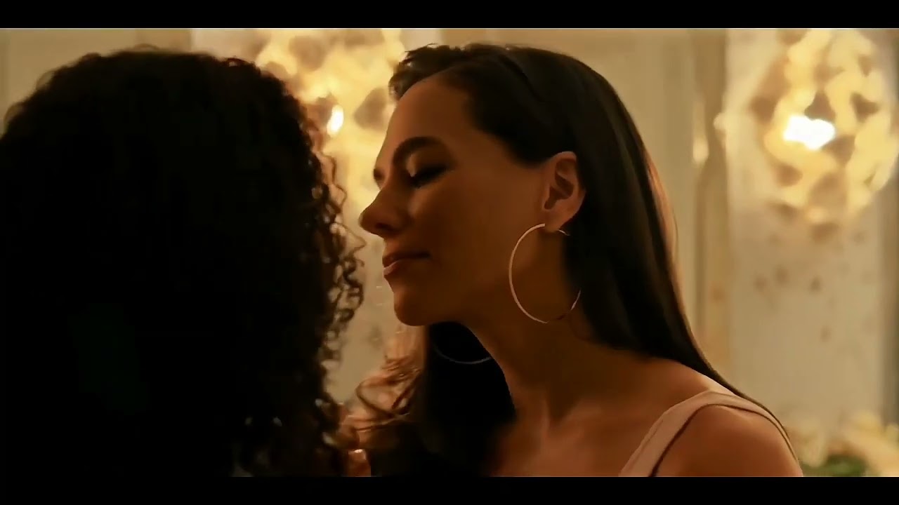 Surface _ Kiss Scene Sophie and Call Girl (Gugu Mbatha-Raw and Brittany Mitchell) 