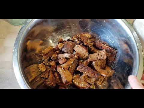 Video: Kā Pagatavot Savvaļas ķiploku Un Svaigu Kartupeļu Salātus