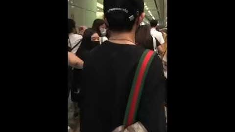 [ Fancam]:: Dịch Dương Thiên Tỉ: Sân bay part 1:: Đài Loan to Bắc Kinh  22.07.17