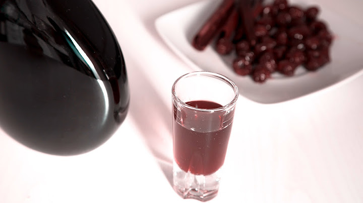 How to Make Homemade Cherry Liqueur. EASY LIQUEUR RECIPE. 🍷🍷