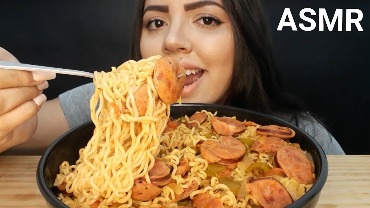 ASMR COMIDA - MIOJO COM CALABRESA AO MOLHO (MUKBANG) SONS DE MASTIGAÇÃO