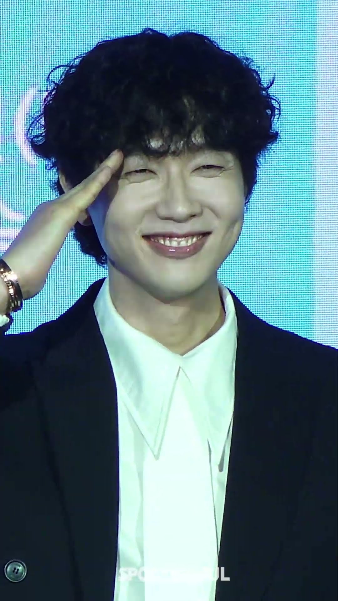 "지현우 머리 해주세요~" 지현우 히피펌 대세 예약?
