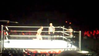 Wwe En Chile 23 De Febrero 2011 Primo Muestra El Culo.avi