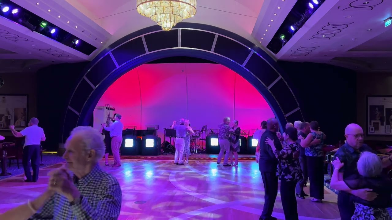 Cunard Queen Mary 2. Sequence Dance, White City Waltz