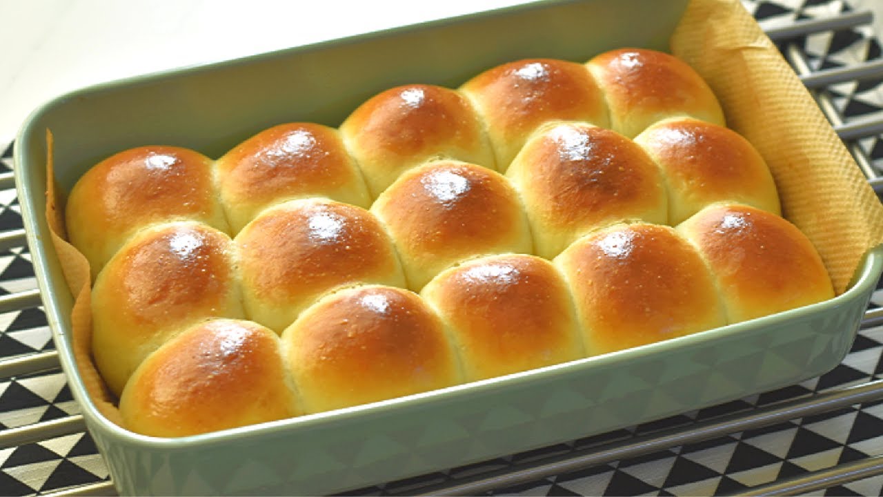 Quick Dinner Rolls Recipe / Soft and Fluffy Dinner Rolls in 4 simple steps