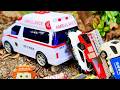 トミカ☆外で働く車たちを大きな救急車が集める！ Big Ambulance Collect Cars Working Outside!