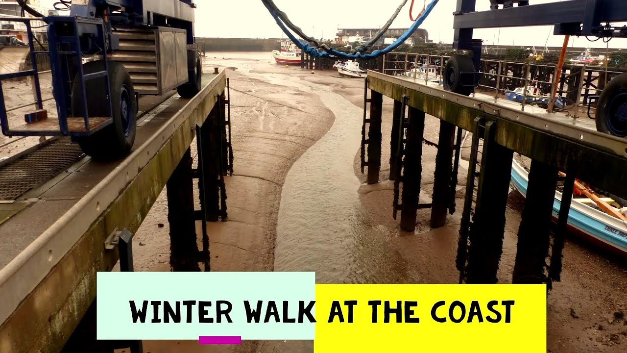 Winter walk at the coast - Rain and sea fret over the harbour!!