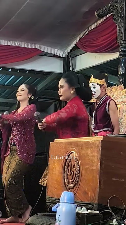 Jogetan Sinden Eka Uget² Bikin Pak Gareng Terpelanga #kibayuaji #ekauget2 #elishaorcarus #tutandri