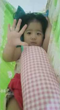 Monica Bangun Tidur