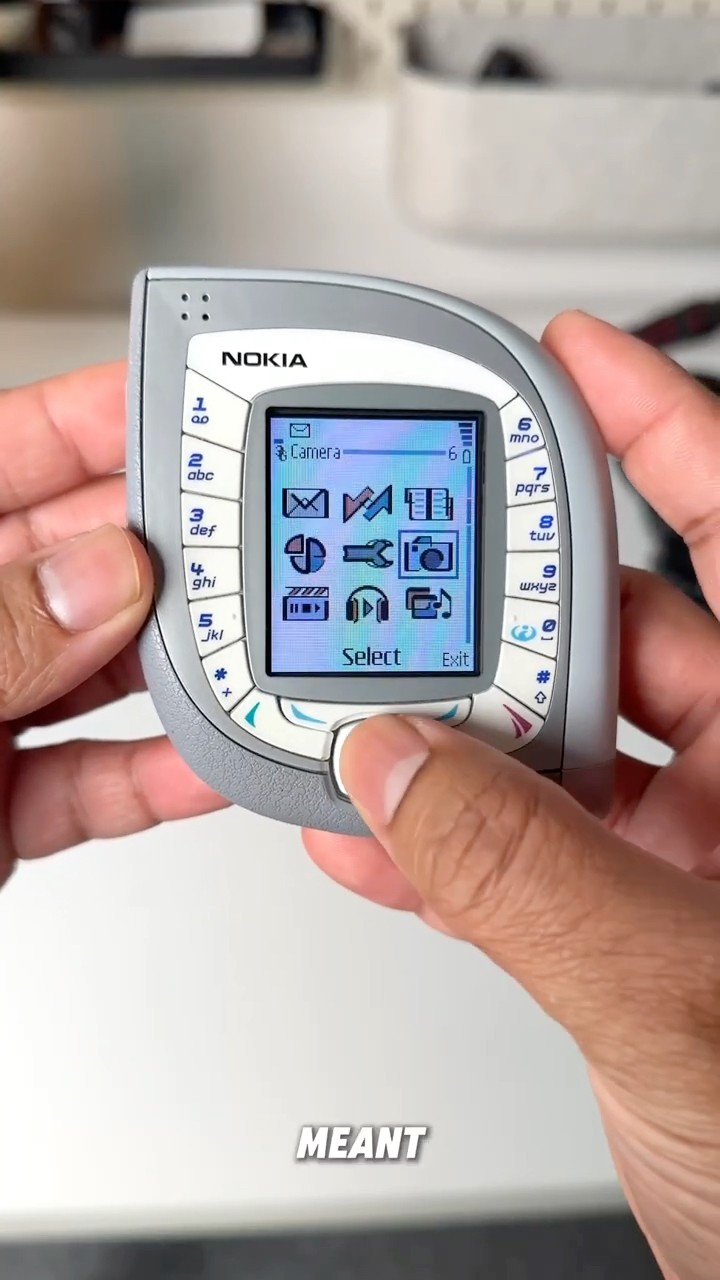 Nokia 7600 - When Phones Had Crazy Shapes 🔥🔥 - YouTube
