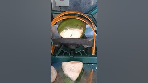 gọt dừa,chặt dừa,cắt đuôi dừa, bổ đôi quả dừa lấy cái.cắt vạt đầu dừa uống nước. cắt dừa 3 trong 1