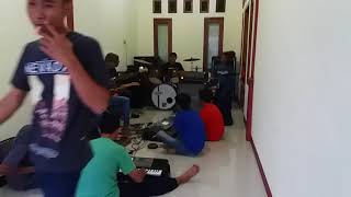 SISKA VALENTINA TANGIS KEHIDUPAN LATIHAN OM NEW DENNADA