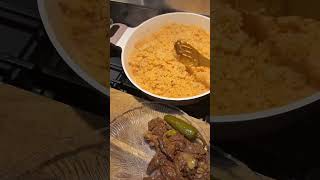 CARNE ENSEBOLLADA Y ARROZ CON FRIJOLES