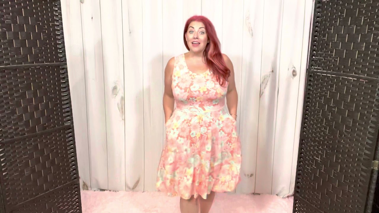 The LuLaRoe Nicki dress Fit & Style Review by Julia 