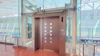羽田空港第2ターミナルのエレベーター その8