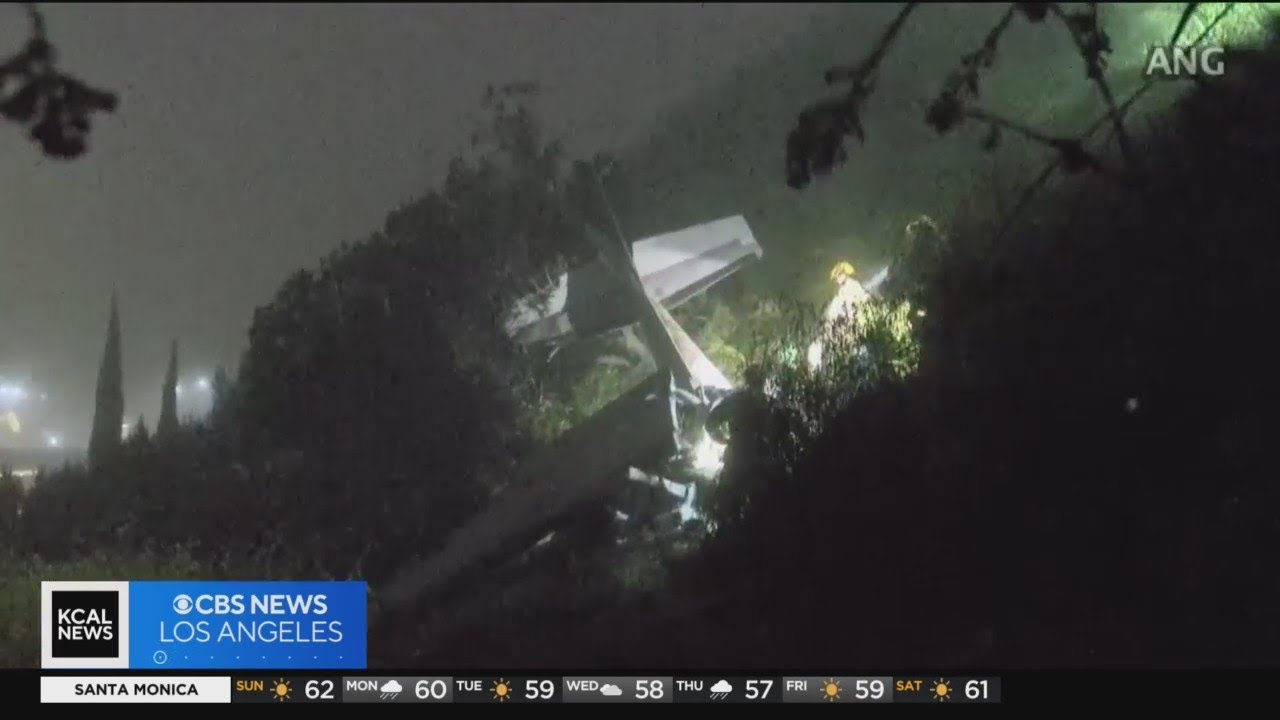 Beverly Crest residents react to fatal plane crash - YouTube