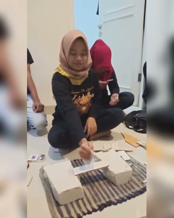 VIRAL KEMBALI!! AKSI SRIKANDI PSHT// MEMATAHKAN KERAMIK DENGAN LAMPU BOKLAM🤘
