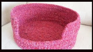 How to make a pet bed. DIY inexpensive pet bed. Here is a cheap and very easy pet bed simply made from rope and recycled wool. 