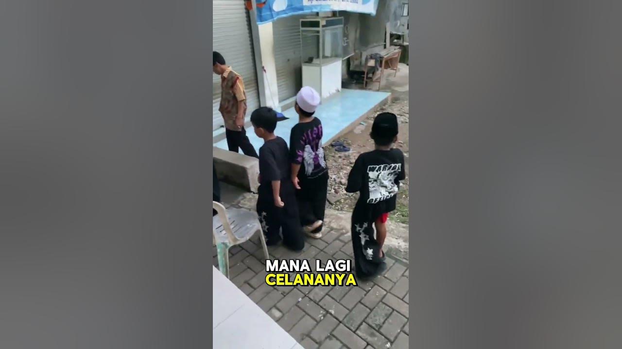 momen lucu ketika bocil"pake celana Skena ‼️‼️#bocil #celana #skena #lucu #bikinngakak #shorts