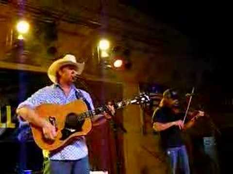 Tracy Lawrence "paint me a birmingham"Live at Down...