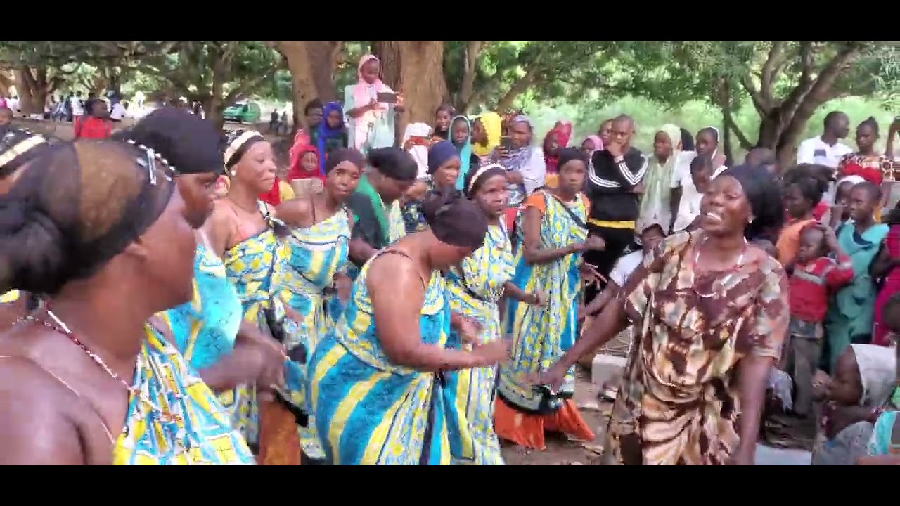 KILUMBILUMBI DANCERS