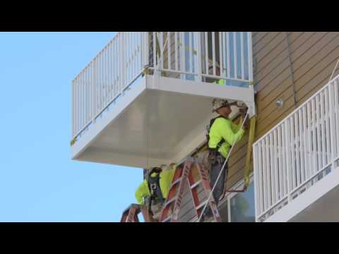 Video: Finisarea balconului cu tablă: instrucțiuni