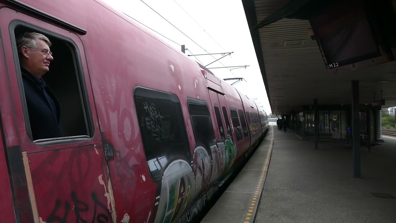 DSB S-Tog at Sydhavn and Sjælør  DSB S-Tog ved Sydhavn og Sjælør