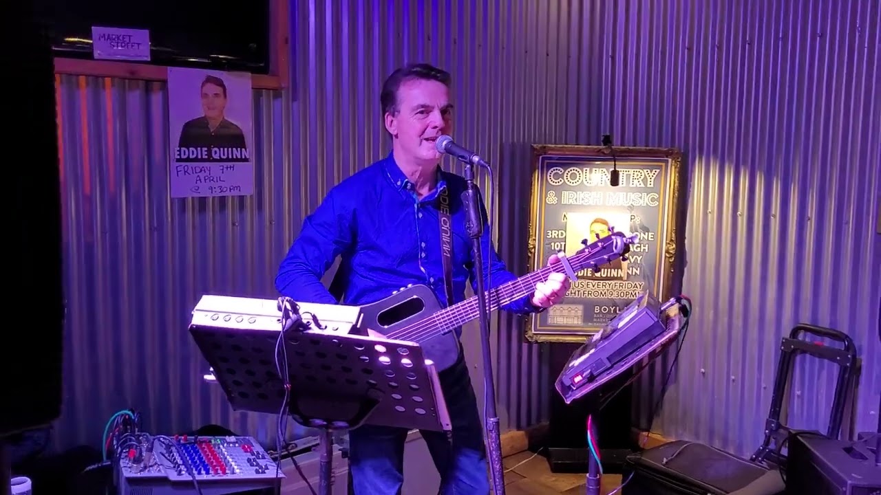 Eddie Quinn singing in Boylans Ardee - 7th April 2023