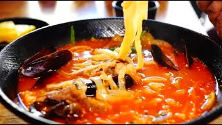 그냥 짬뽕이 아니다!! 불에 그을린  차돌칼짬뽕, 해물 홍합 짬뽕, 망원칼짬뽕, Mussel Jjambbong, Seafood Jjambbong, 망원시장