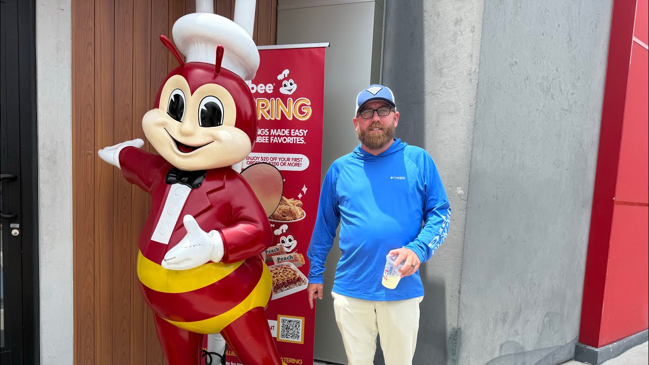 First Time Trying Jollibee 🍗 | Honest Review in 2 Minutes (Chicken, Fries & Peach Mango Pie)