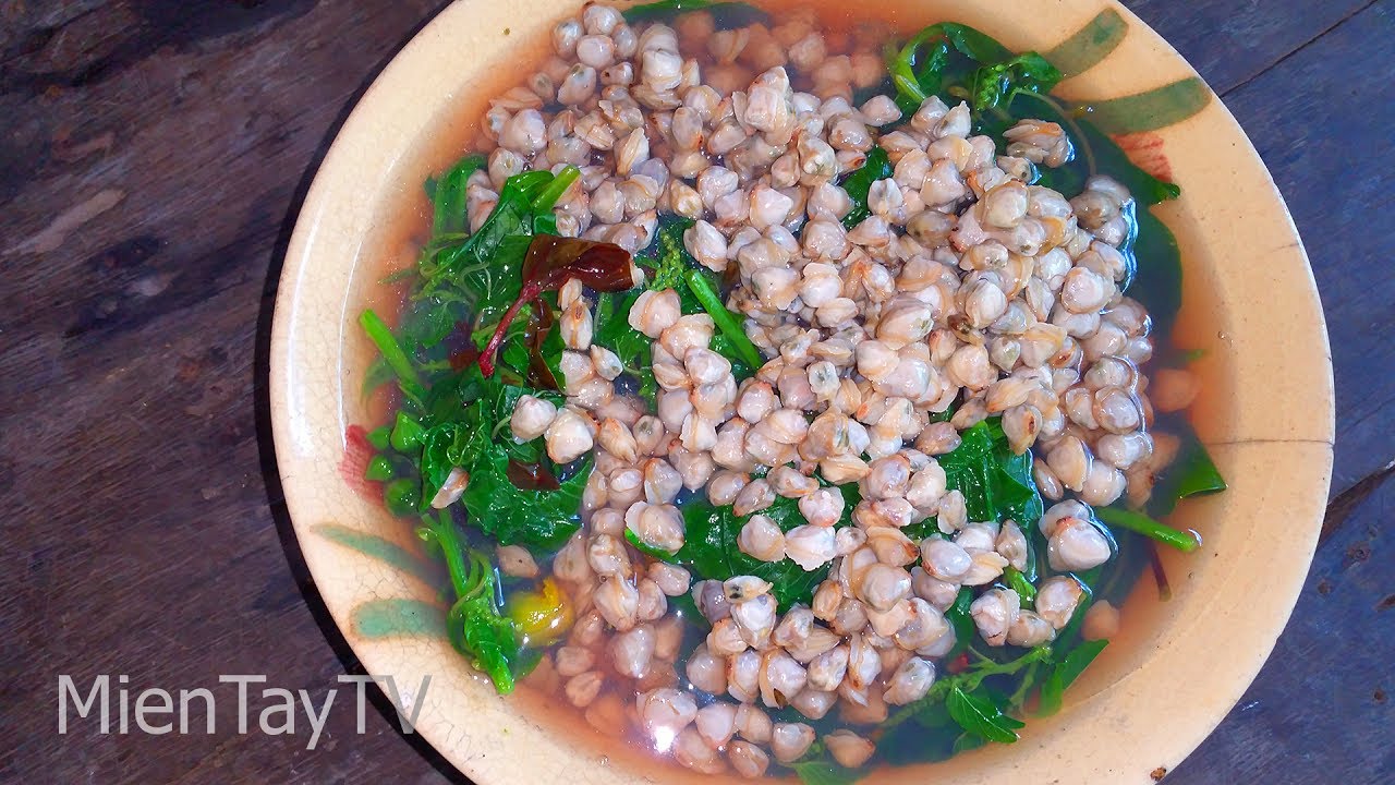 Canh hến rau tập tàng | Món ăn bình dân [Miền Tây TV] - YouTube