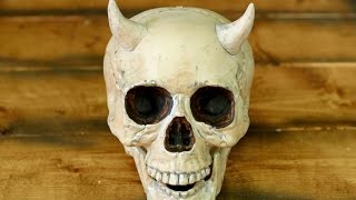 HUMAN SKULL WITH HORNS!