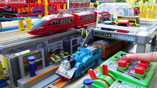 Thomas Plarail &amp; JR train ☆ Twin Tower Station big bridge course