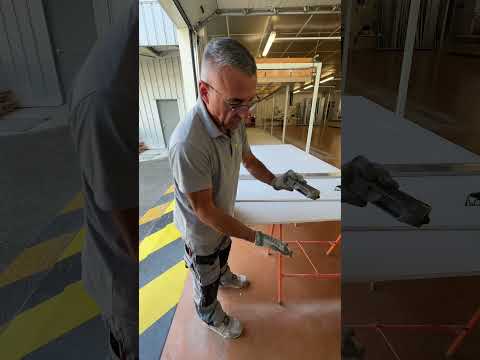 Le goût du travail bien fait 🤩 Alain vous guide dans la bonne utilisation d’un rabot