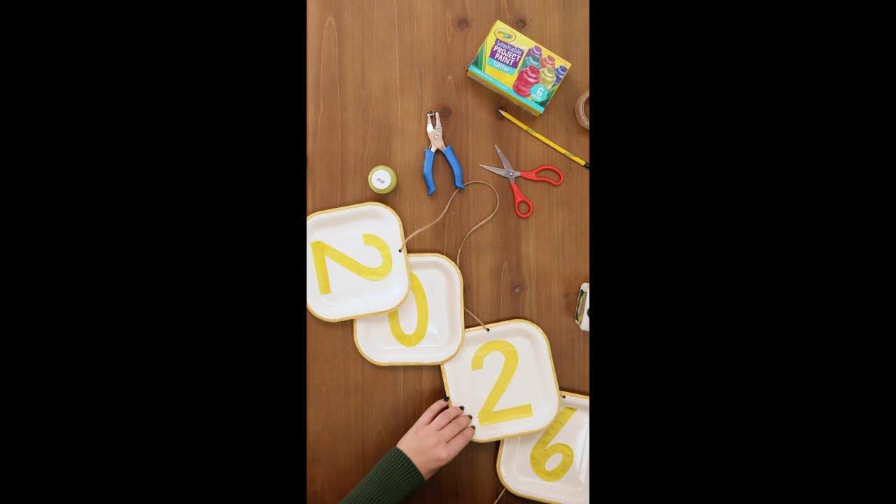 DIY 2026 New Year's Banner || Crayola Creative Moments