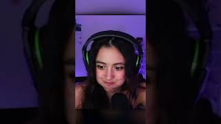 Girl Streamer LEAKS her DMs 😂