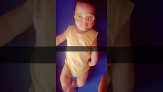 3 Aylık Bebeğin Snapchat Merakı