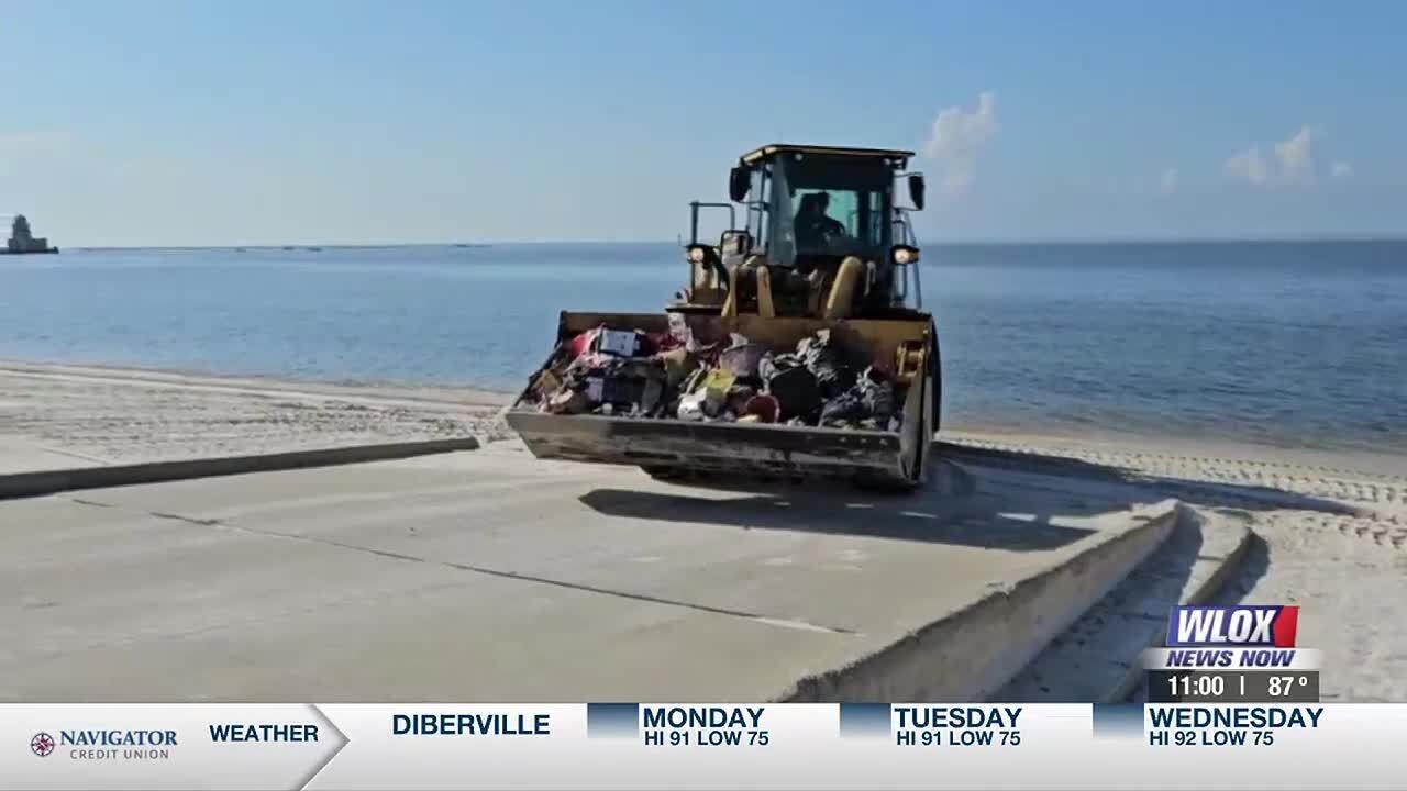 Crews clean up Coast beaches after Fourth of July fireworks - YouTube