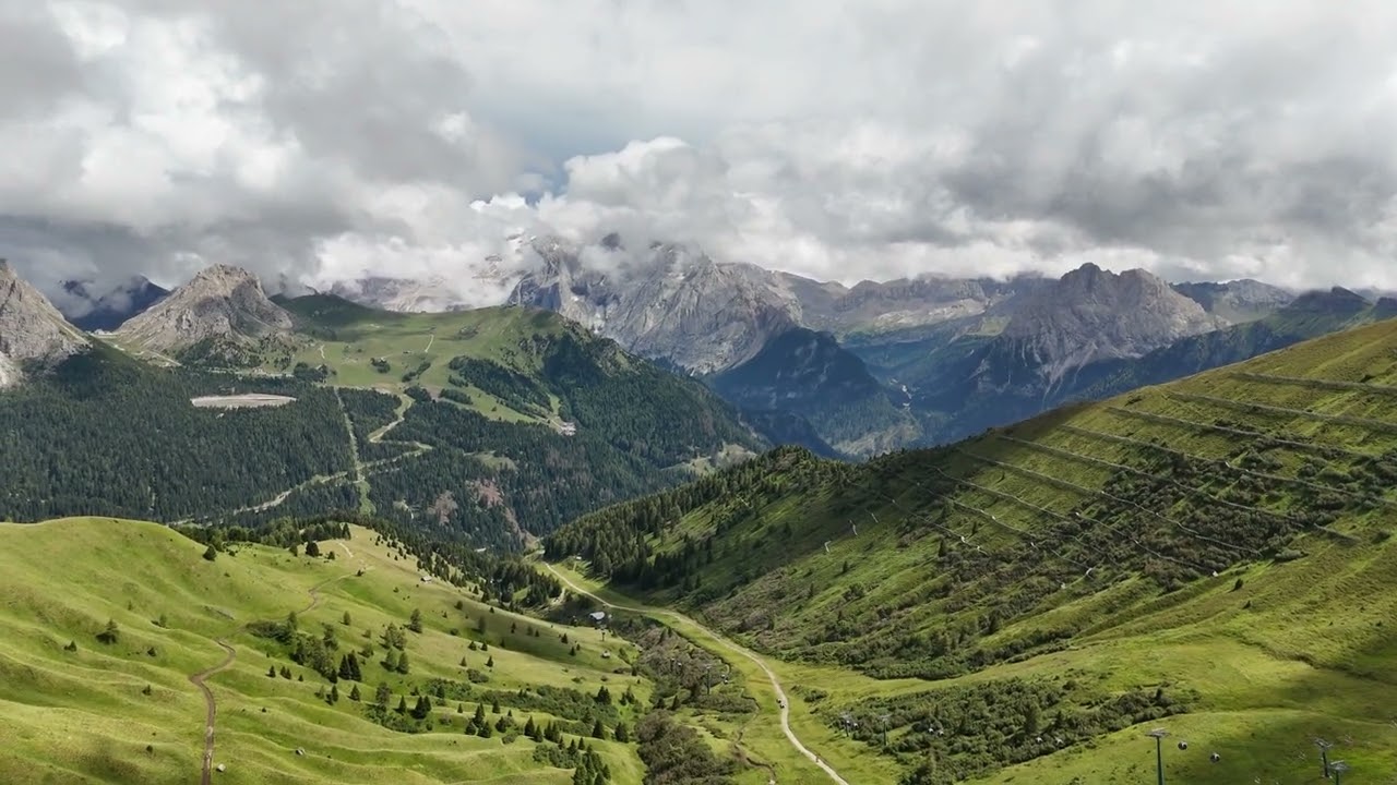 Pordoi Pass, Dolomiti, Italia.