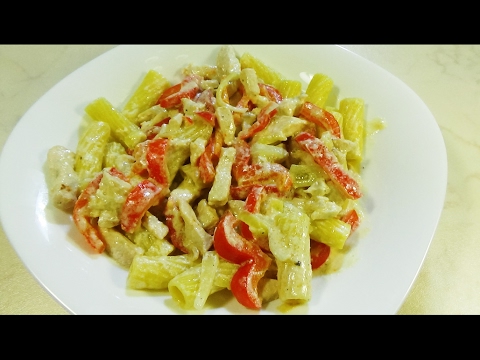Видео рецепт Куриное филе с пастой и болгарским перцем
