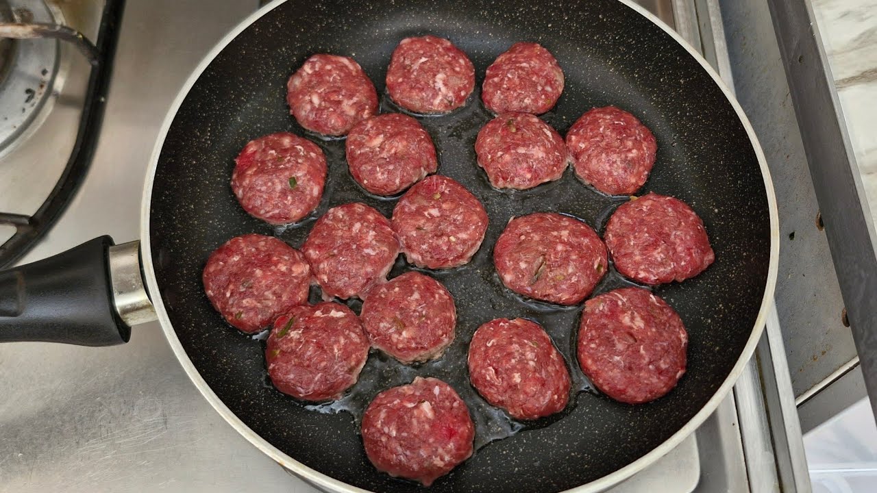 How to make a Bandari Meat Sandwich with a unique flavor and color!