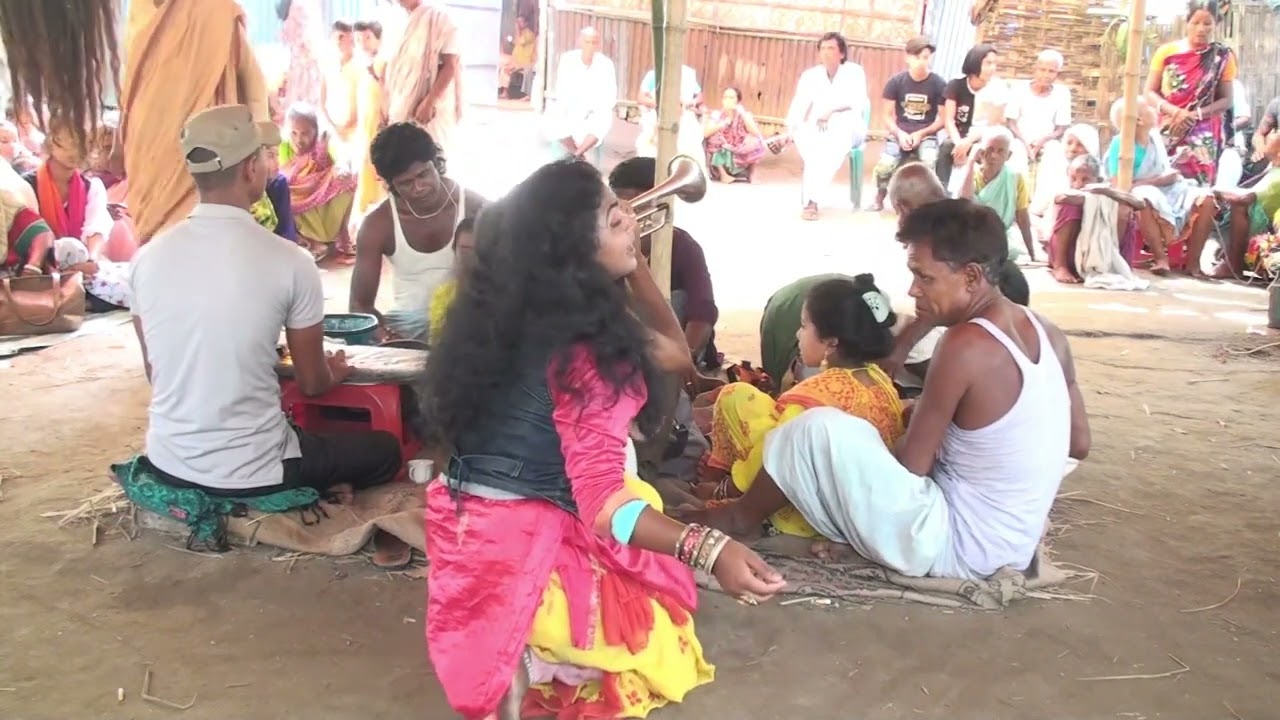 হাজারো মানুষের অবাক করে দিলেন বেহুলা সখির বিয়া লো / ছোট্ট মেয়ের নতুন গান