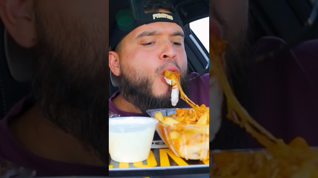CHILI CHEESE FRIES!  #chilicheesefries #mukbang #asmr #asmrsounds #eating #eatingshow #shorts
